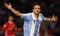 东契奇在利物浦比赛中持续失利，险胜引发热议！再创辉煌时刻